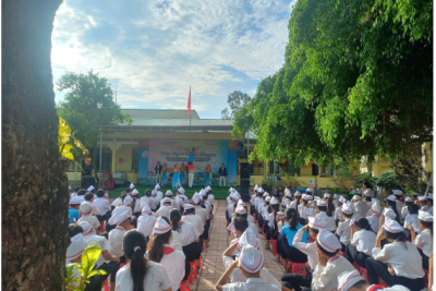SỞ VĂN HÓA THÔNG TIN VÀ DU LỊCH TỈNH PHỐI HỢP VỚI TRƯỜNG THCS LONG SƠN TỔ CHỨC CHƯƠNG TRÌNH NGHỆ THUẬT TUYÊN TRUYỀN AN TOÀN GIAO THÔNG